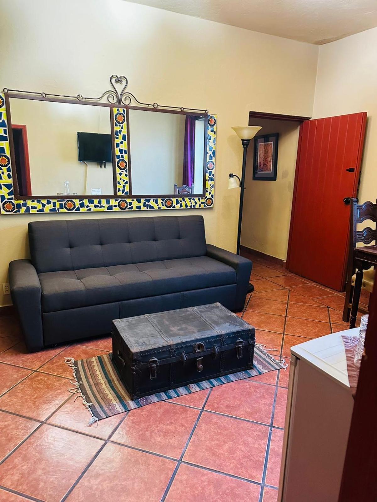 Deluxe King Suite