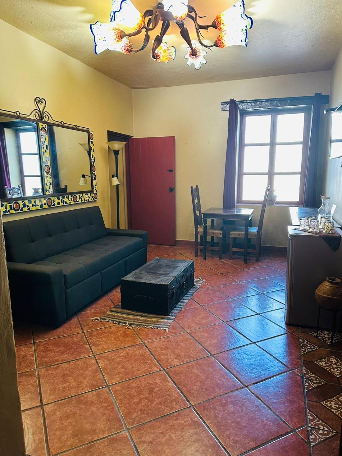 Deluxe King Suite